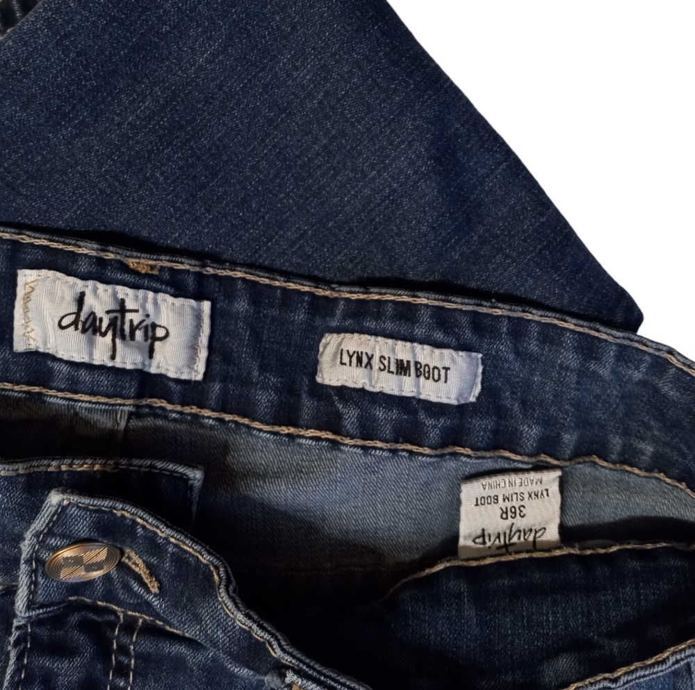 Daytrip Lynx Slim Boot Buckle Exclusive, Size 36R, Distressed Blue Wash Jeans